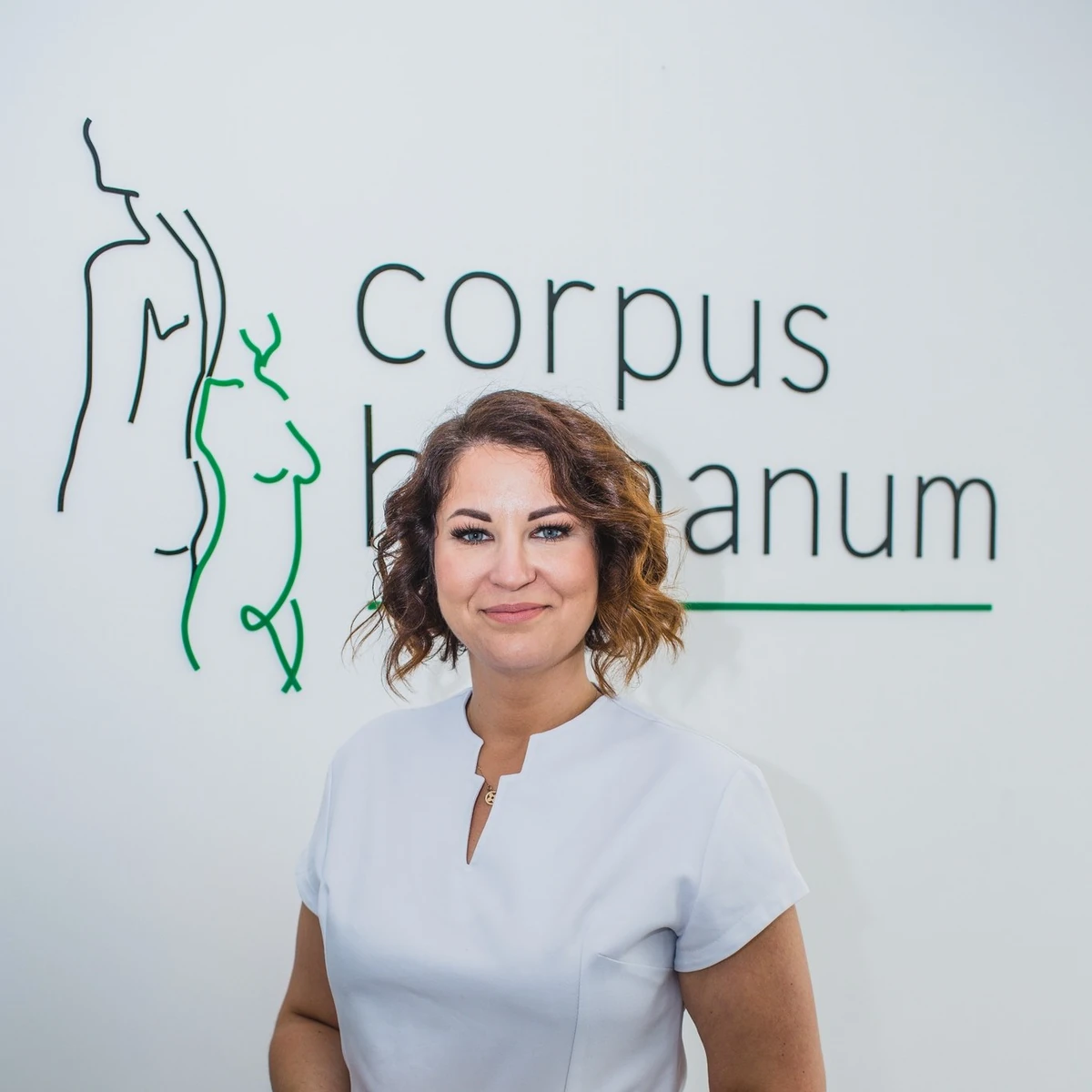 Portret mgr Mileny Tomczyk-Żukowskiej, założycielki centrum fizjoterapii Corpus Humanum w Białymstoku.